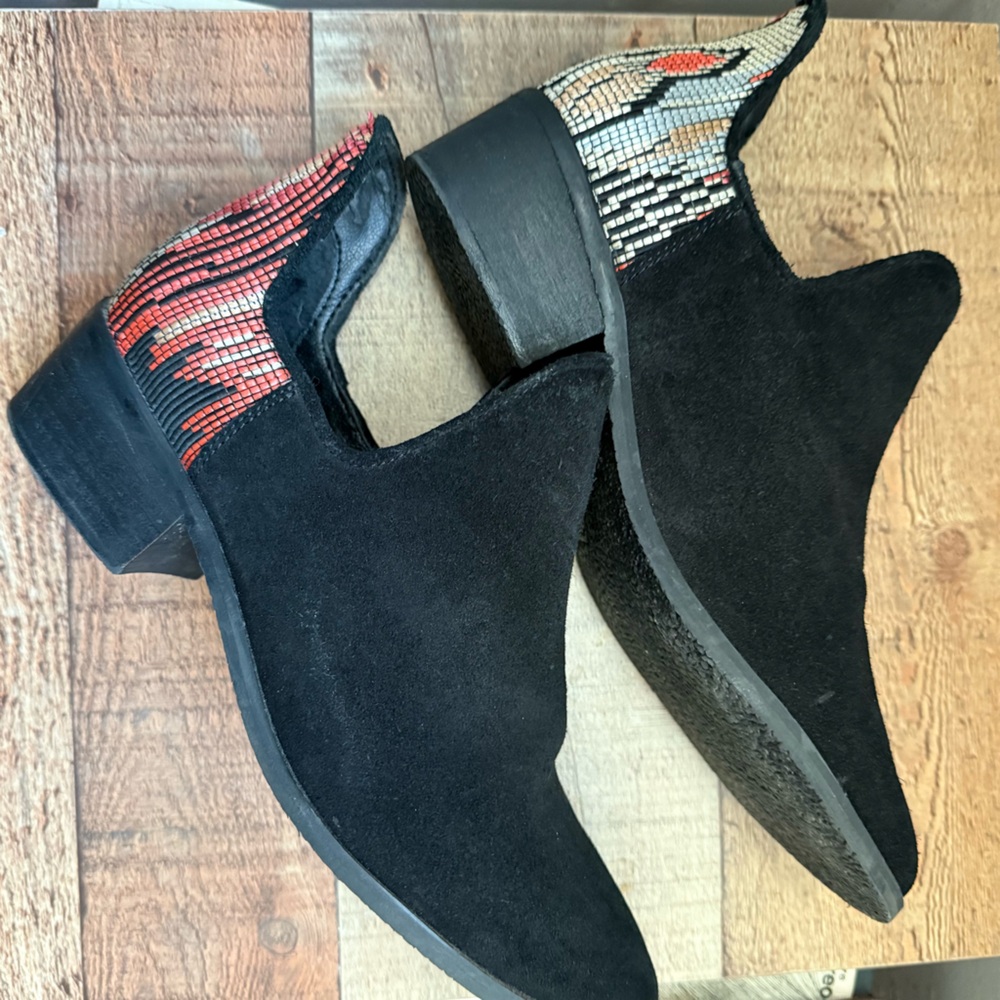 Charleston Shoe Co Aiken Ankle Boots Black Suede Size 7 Tapestry Cutout Booties